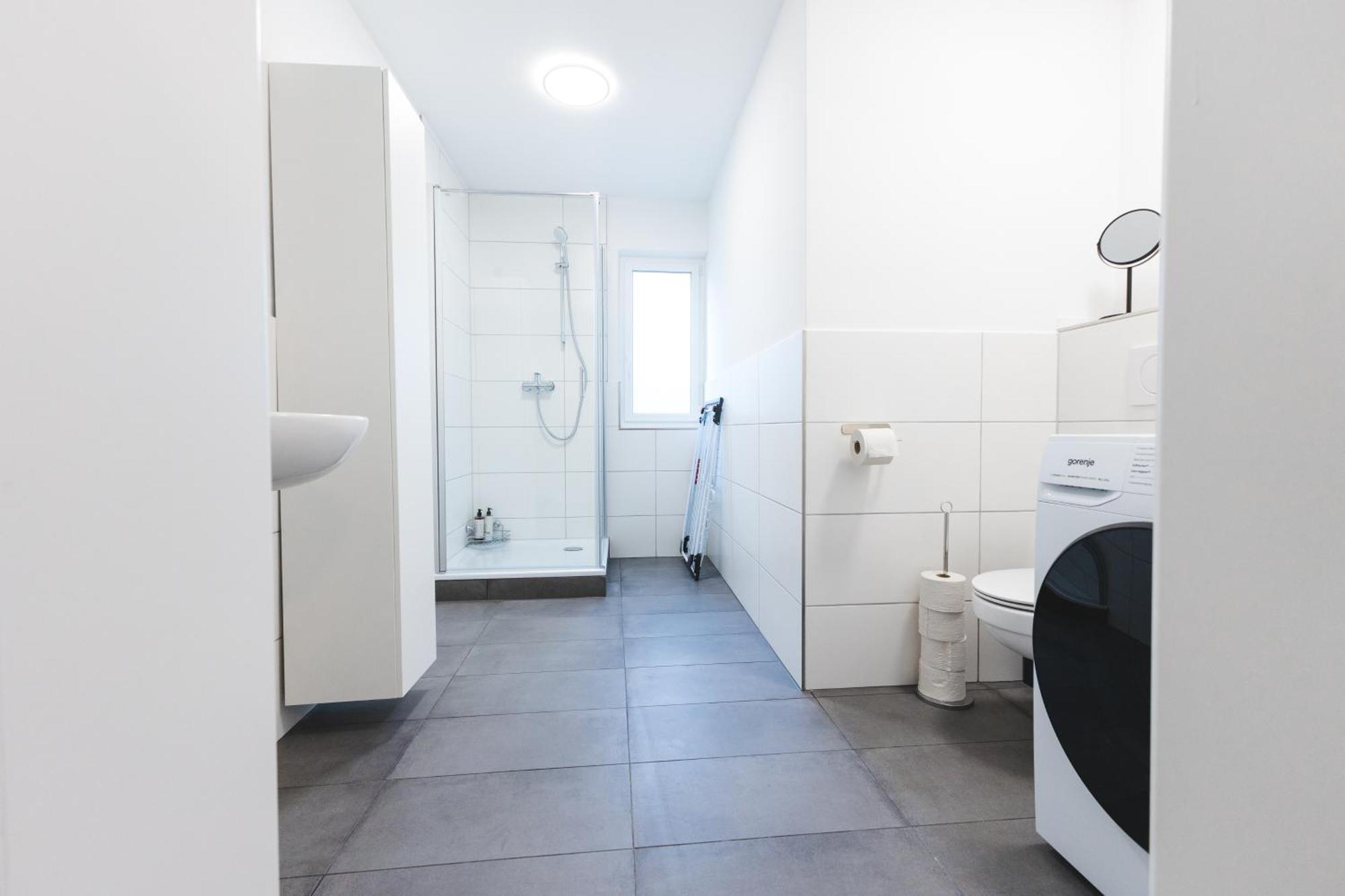 Apartment Fuer 4: Wifi, Kueche, Netflix, Zentral